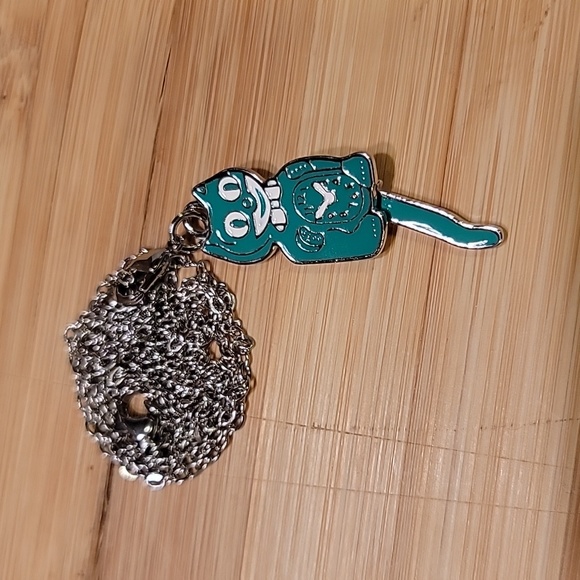 Emerald Green Kit-Cat Klock clock clip on charm necklace - Picture 4 of 5